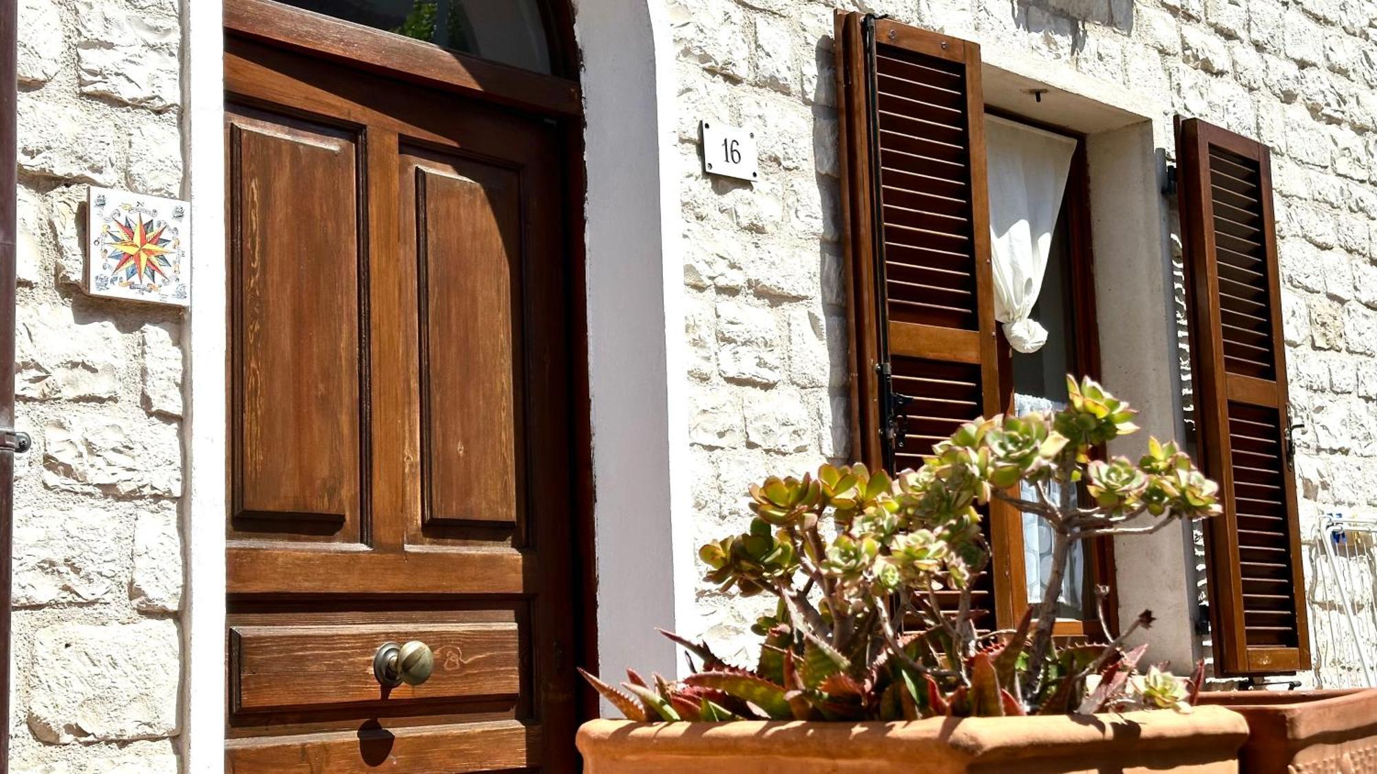 S178 - Sirolo, Delizioso Cielo-Terra Con Ingresso Indipendente Apartment Exterior photo